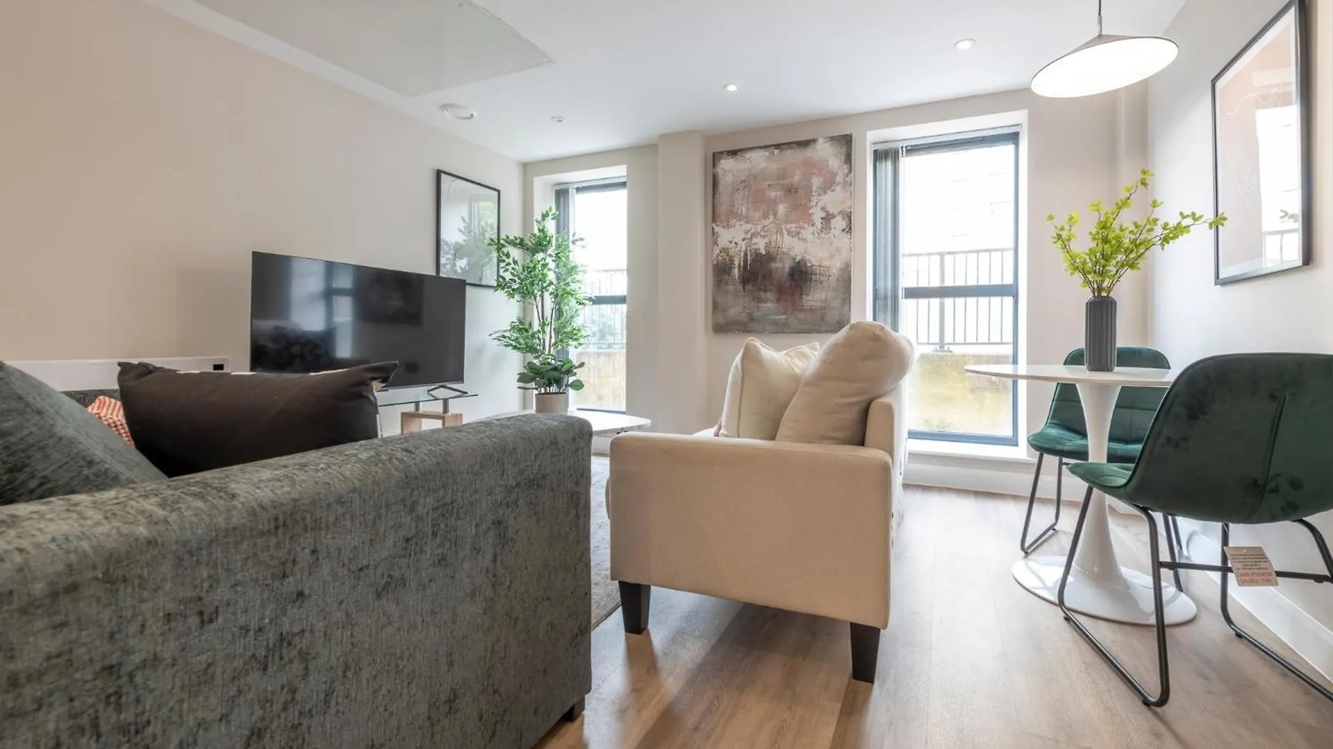 Harvey Nic'S & Designer Quarter 60Ch Apartment Leeds  United Kingdom